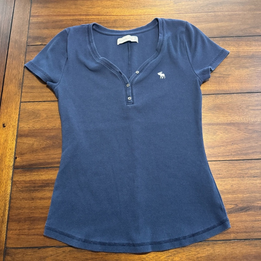 Abercrombie & Fitch Y2K Womens Short-Sleeve Icon Henley Rib Top Navy Blue Medium